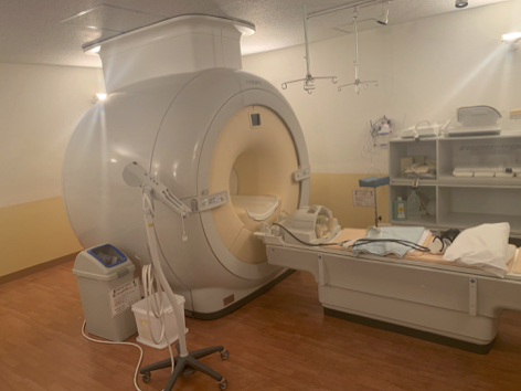私たちはMRI装置の取り扱いに幅広い専門知識を持っています。 私たちはフィリップス製、シーメンス製、GE製機、日立製MRI機などのメーカーを扱っています。